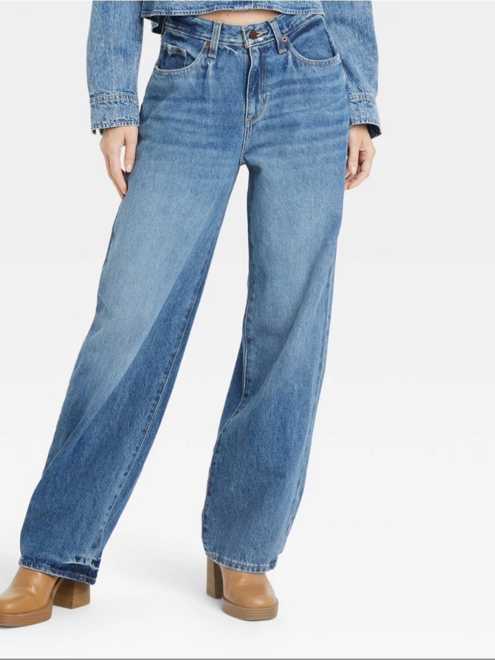 universal thread womens 90s Baggy Jeans 
Color dark wash